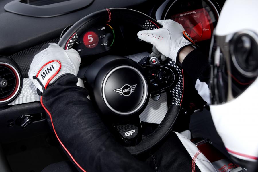 Панель приборов Mini John Cooper Works GP Concept (F56) 2017 года  (фото 21 из 63)